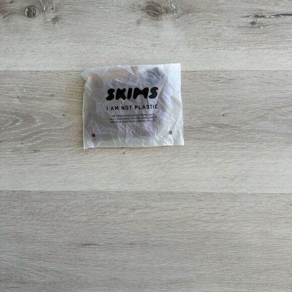 Skims Dipped Front Thong Umber XXS NWT IN‎ PACKAGE - Picture 2 of 4